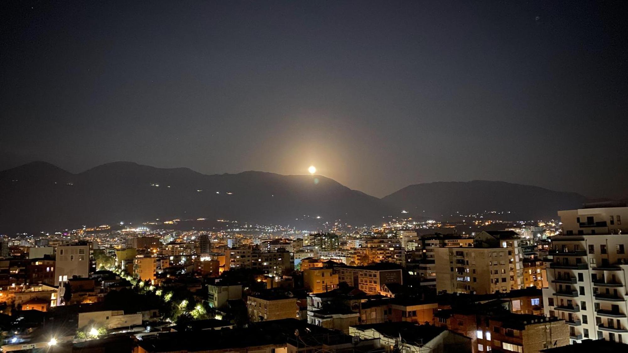 "Superattico" - Central Tirana Gorgeous Penthouse, Free Parking Buitenkant foto