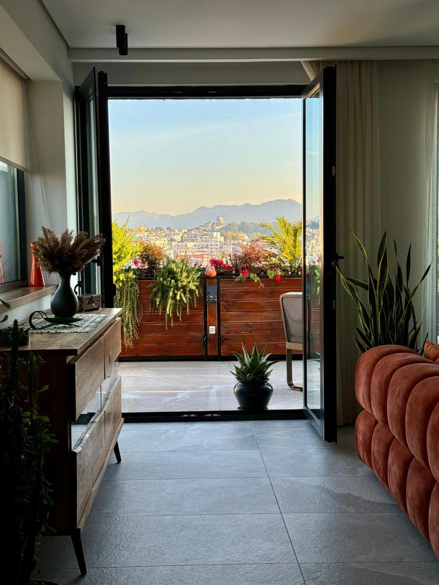 "Superattico" - Central Tirana Gorgeous Penthouse, Free Parking Buitenkant foto