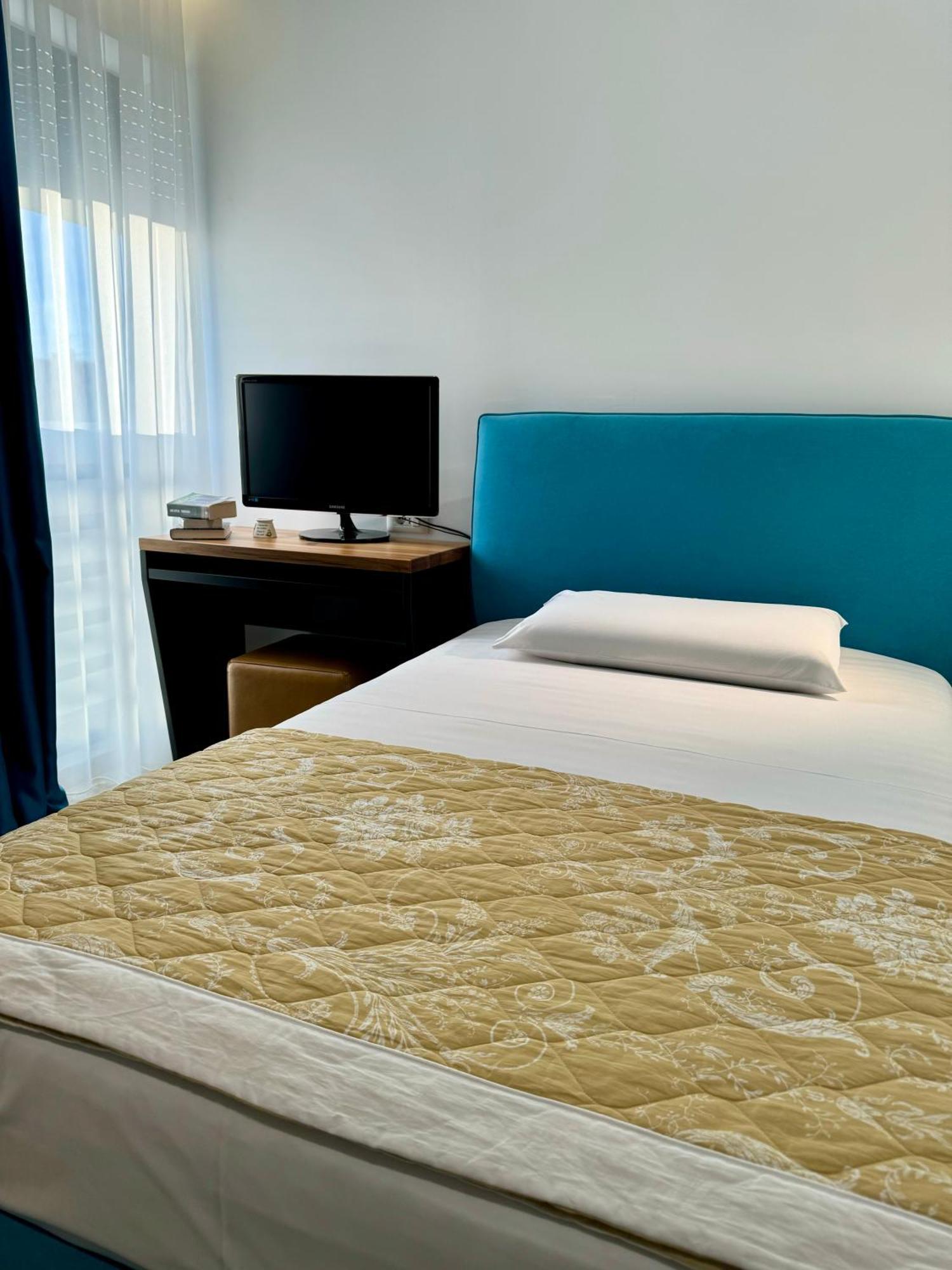 "Superattico" - Central Tirana Gorgeous Penthouse, Free Parking Buitenkant foto