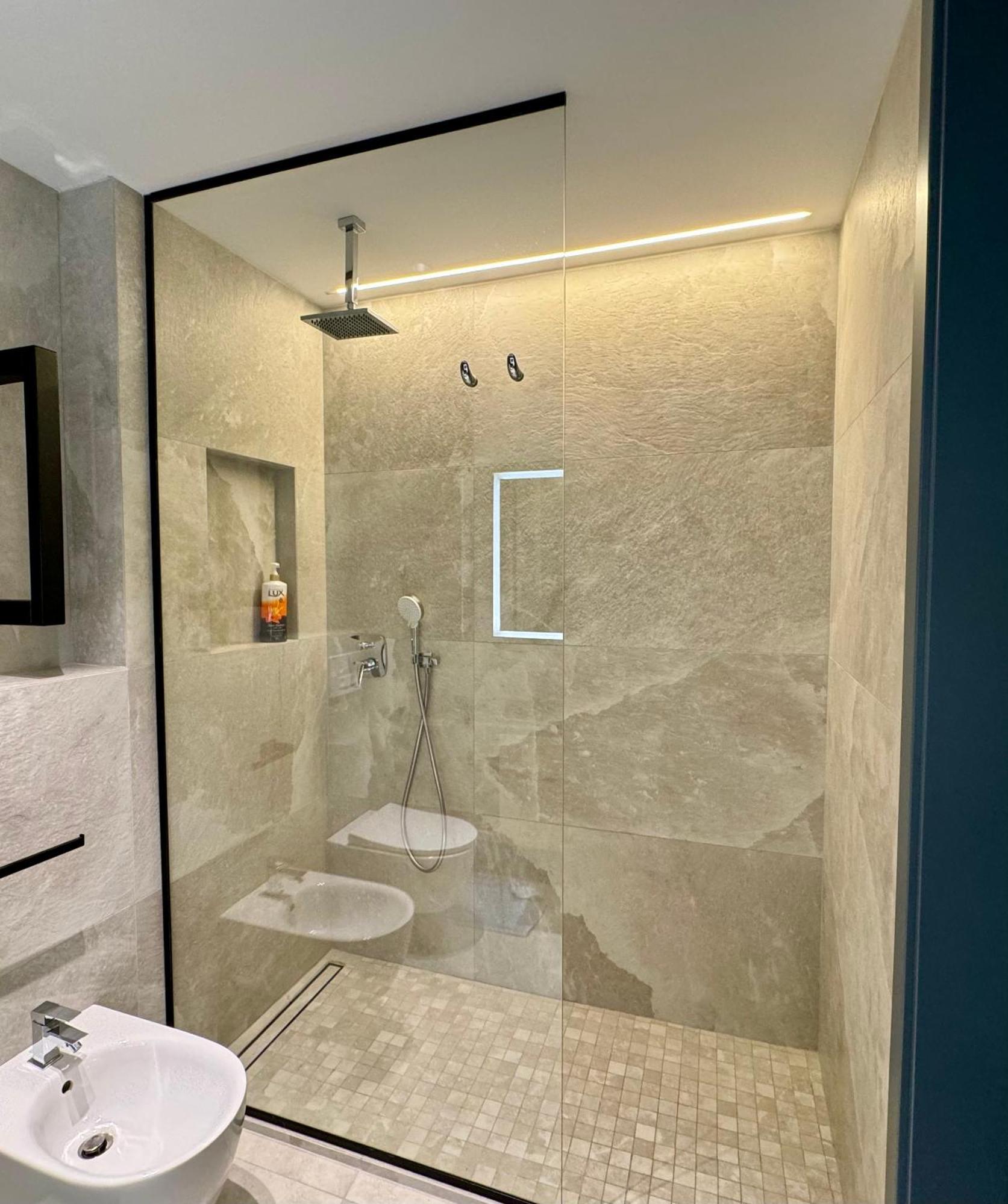 "Superattico" - Central Tirana Gorgeous Penthouse, Free Parking Buitenkant foto